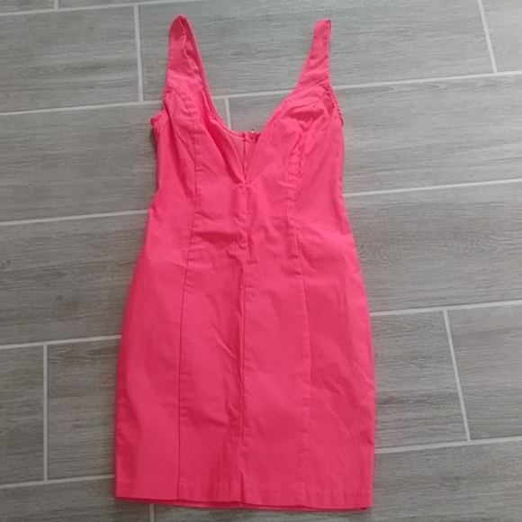Phanuel Dresses & Skirts - Coral body-con dress